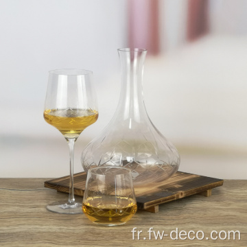 décanteur et verres en verre en cristal gravé